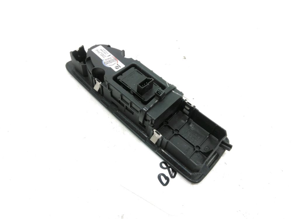 Commande lève-vitre avant droit