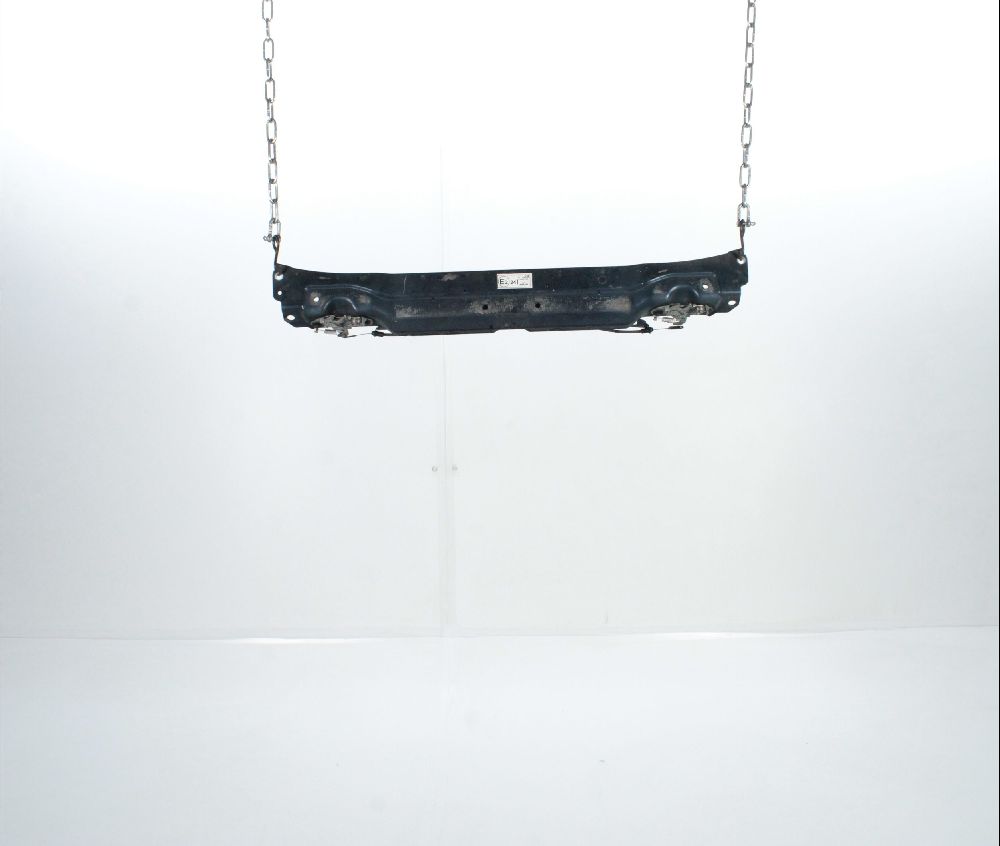 Traverse superieure armature avant