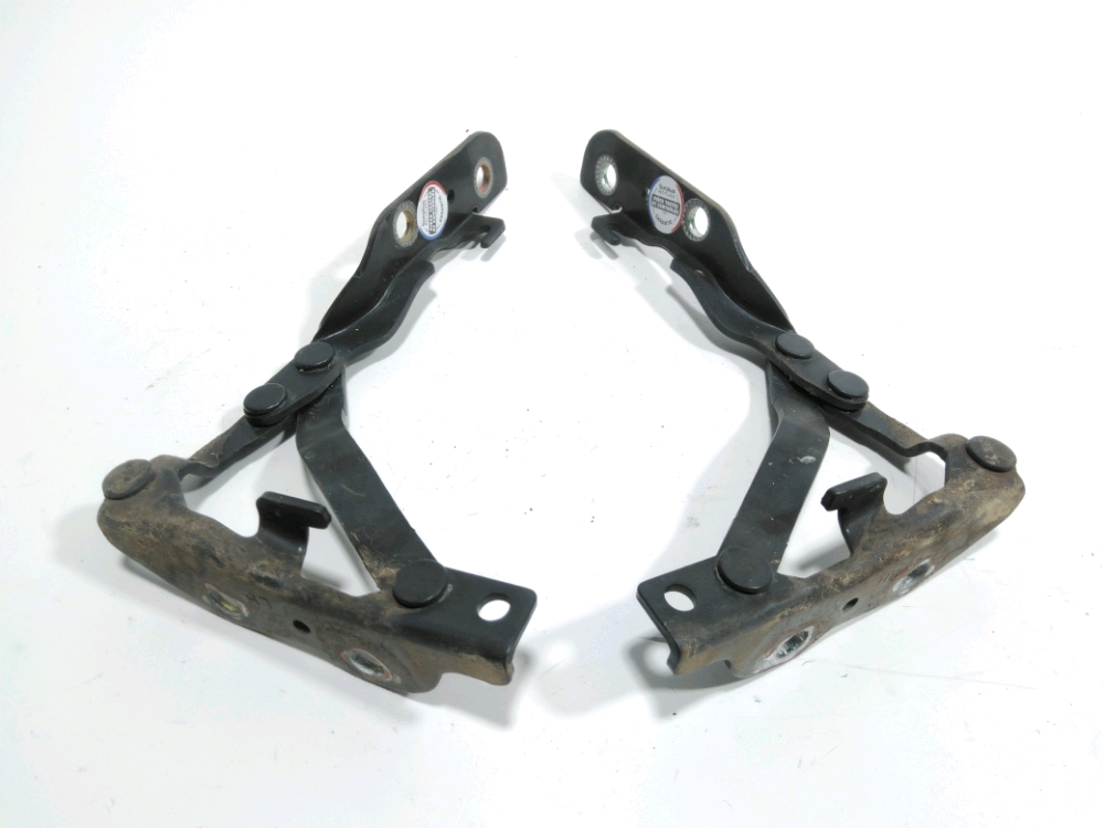 Jeu de charnières de capot