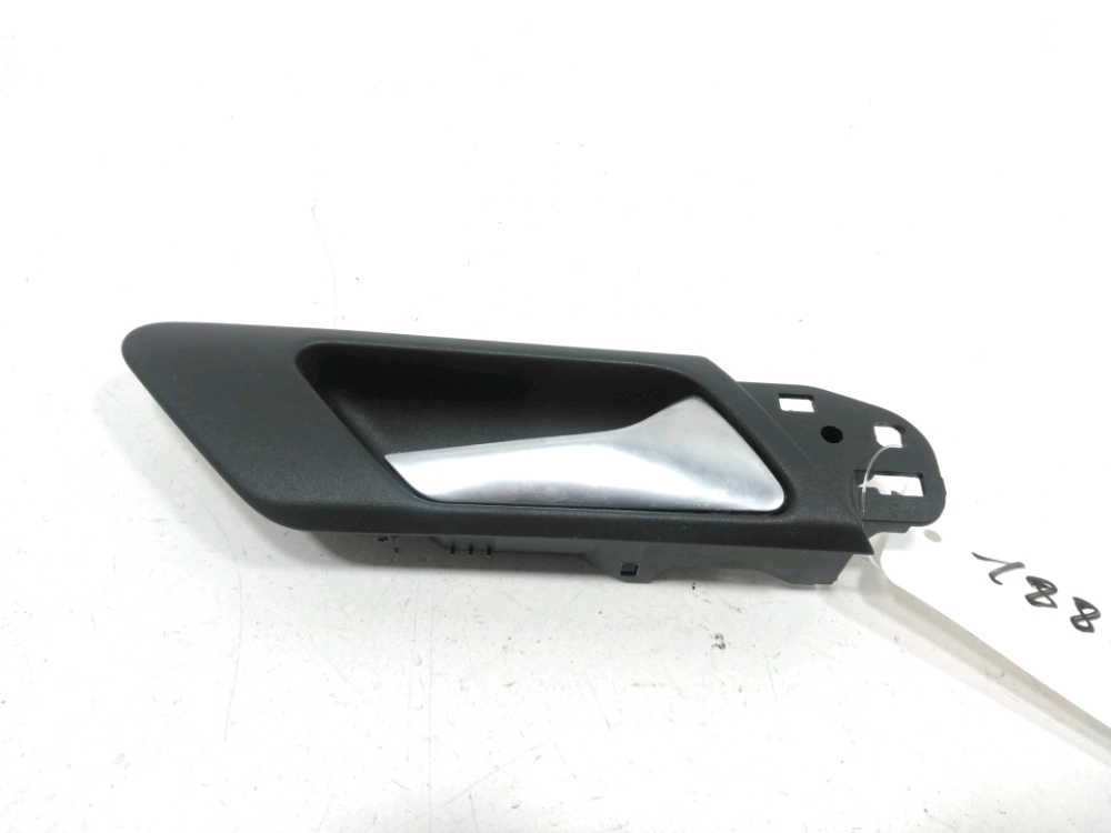 Poignée intérieure porte avant droite