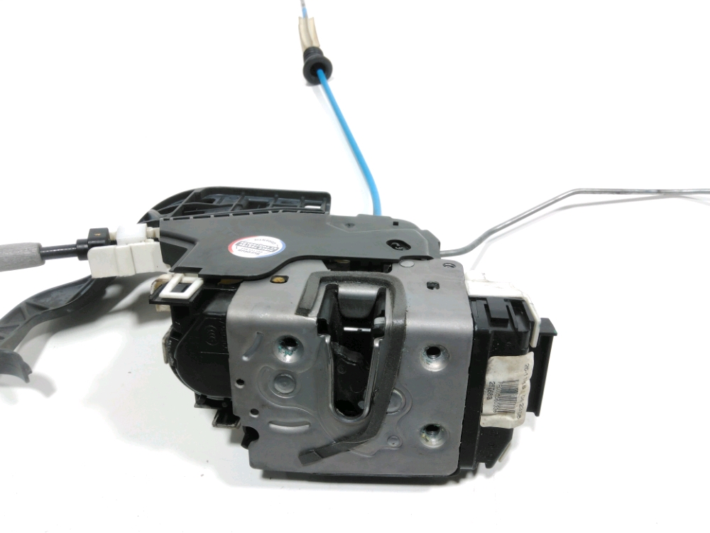 Serrure de porte avant droite