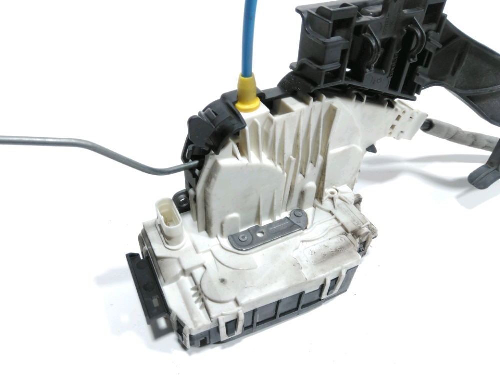 Serrure de porte avant droite