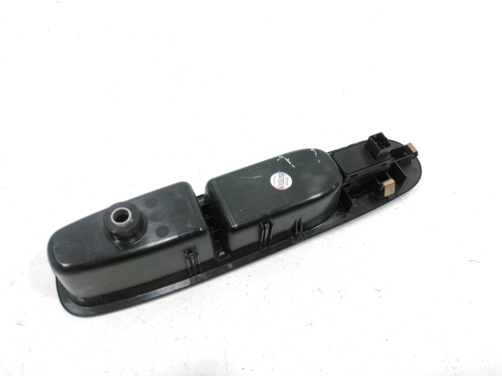 Commande lève-vitre avant droit