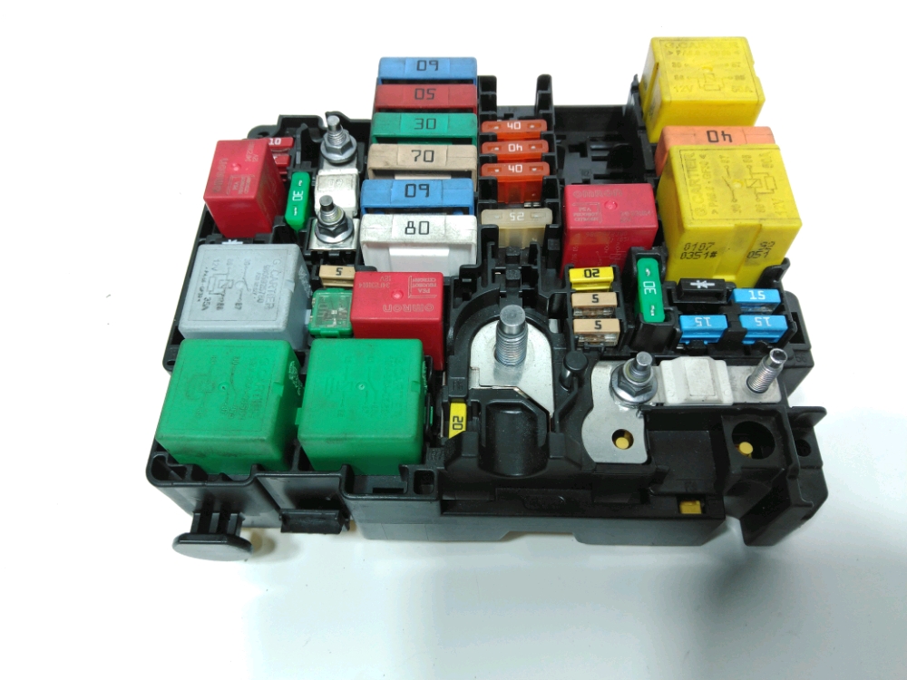 Boite à fusibles moteur