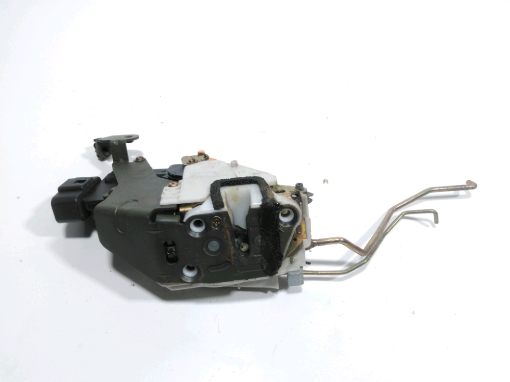 Serrure de porte avant droite