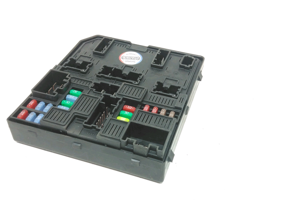 Boite à fusibles moteur