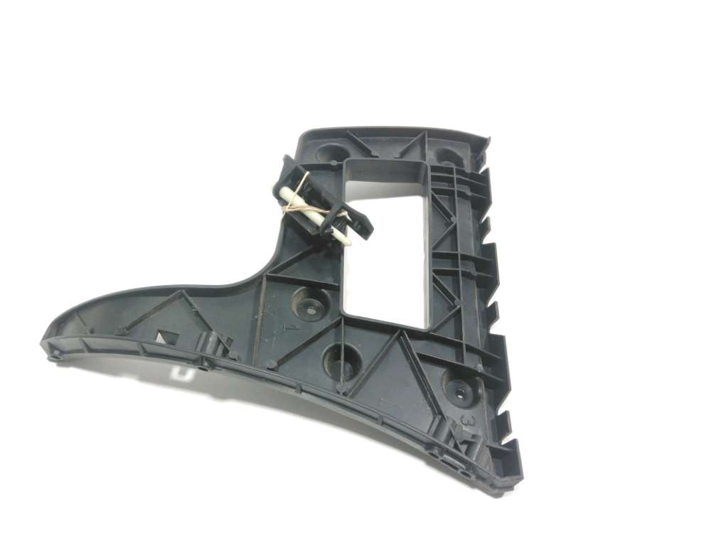 Support droit de pare-choc arrière