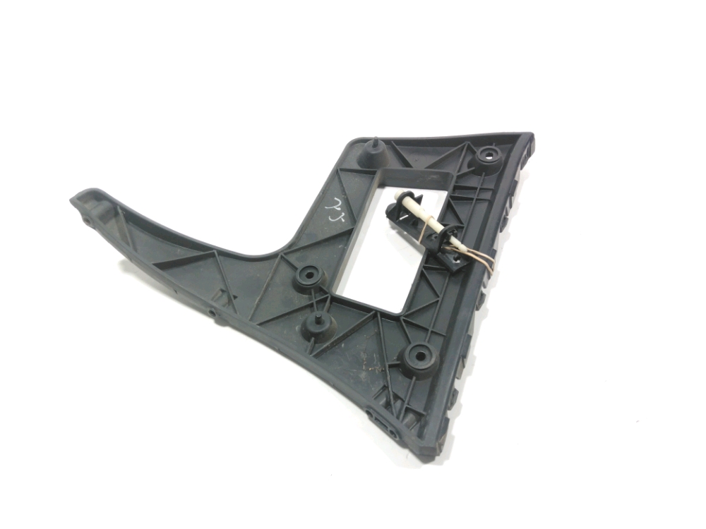 Support gauche de pare-choc arrière