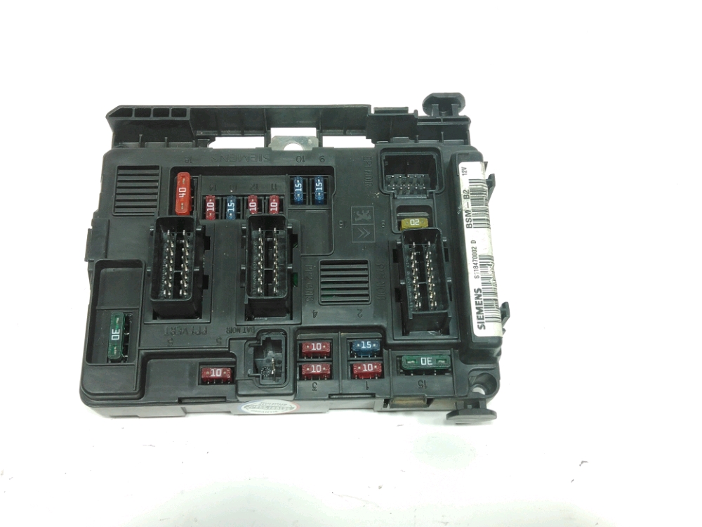 Boite à fusibles moteur