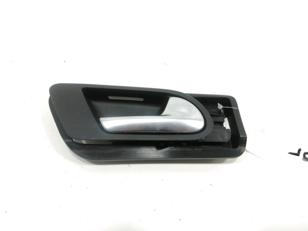 Poignee interieure porte avant droite