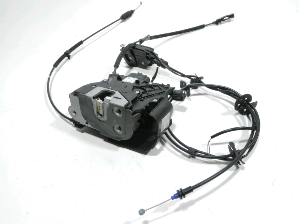 Serrure de porte avant droite