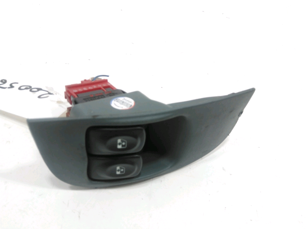 Commande leve-vitre avant gauche