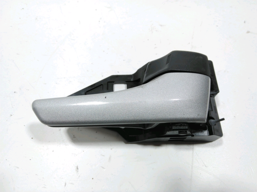 Poignee interieure porte arriere droite