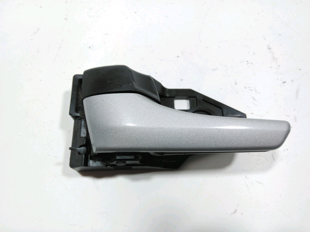 Poignée intérieure porte avant gauche