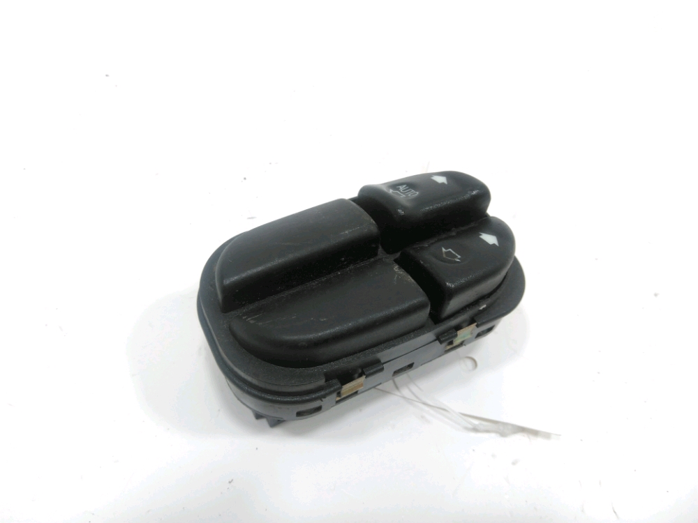 Commande lève-vitre avant gauche