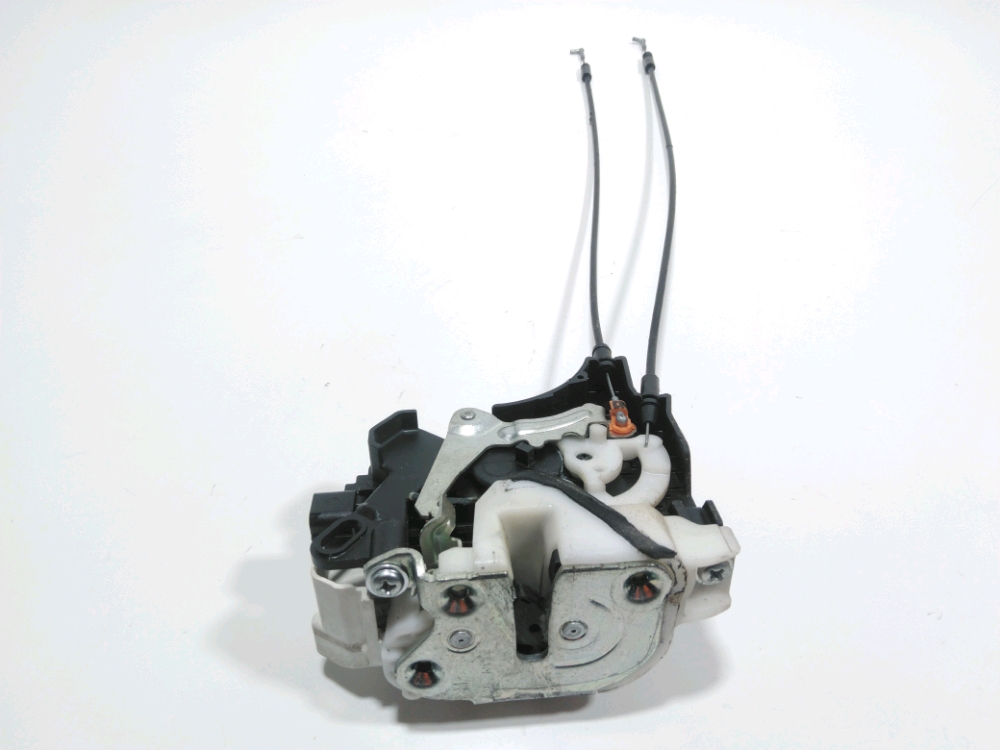 Serrure de porte avant droite