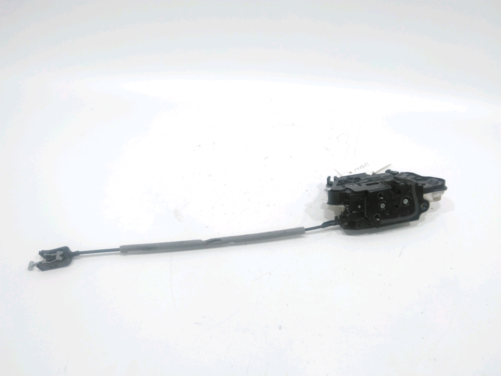 Serrure de porte avant droite