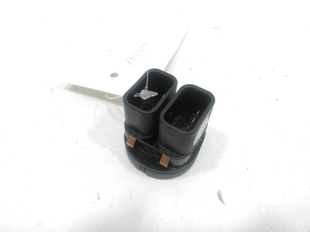 Commande lève-vitre avant gauche