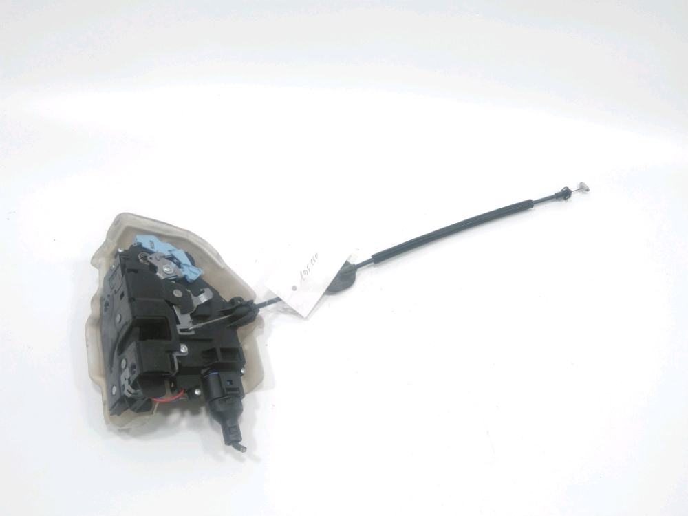 Serrure de porte avant gauche