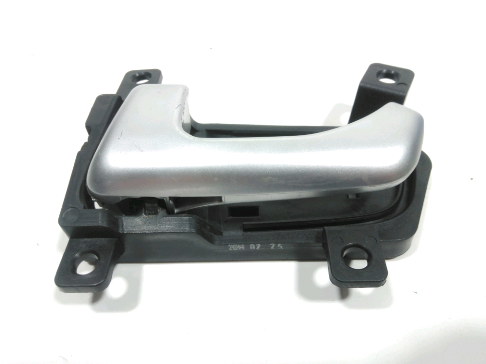 Poignee interieure porte avant gauche