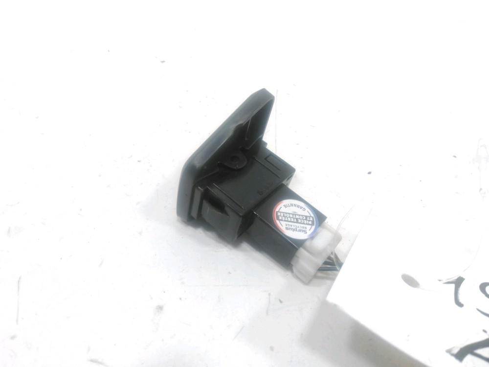 Commande lève-vitre avant droit