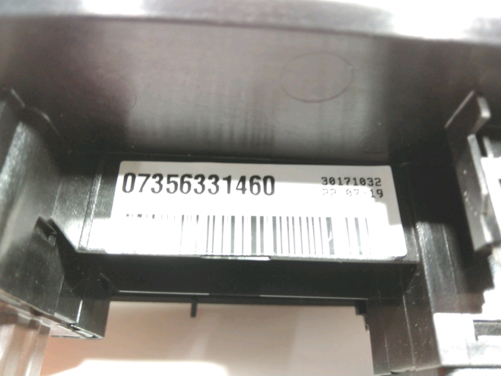 Commande lève-vitre avant droit