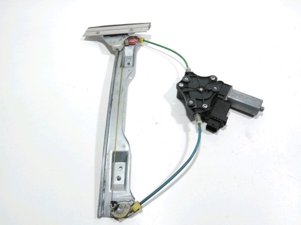 Leve-vitre electrique avant droit