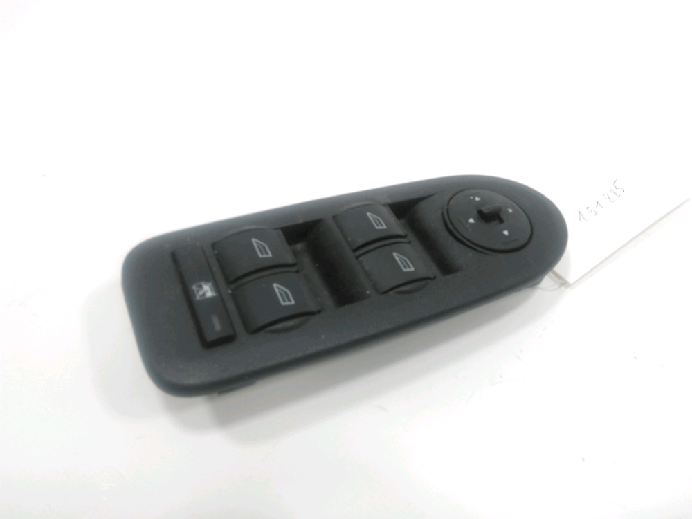 Commande lève-vitre avant gauche