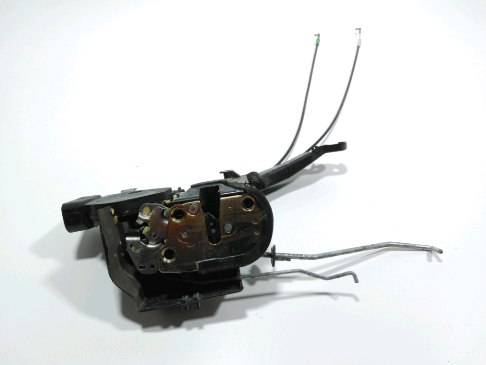 Serrure de porte avant droite