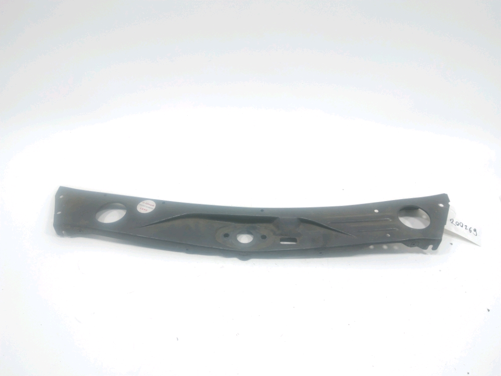 Traverse supérieure armature avant