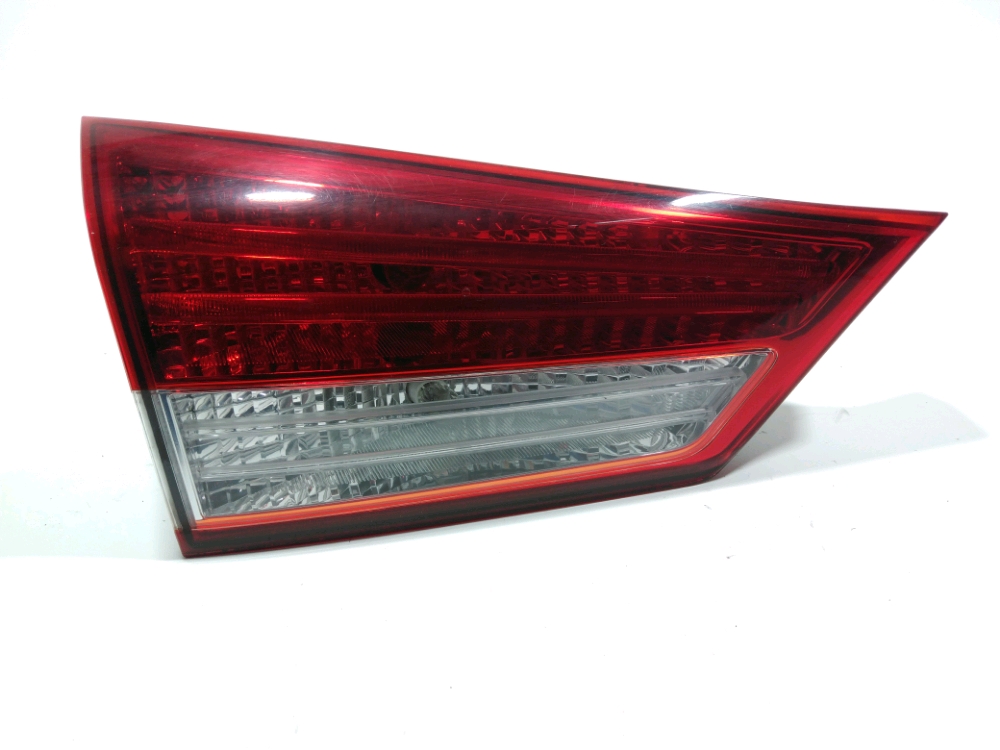 Feu arrière intérieur gauche