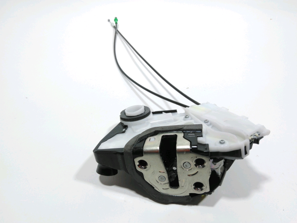 Serrure de porte avant gauche