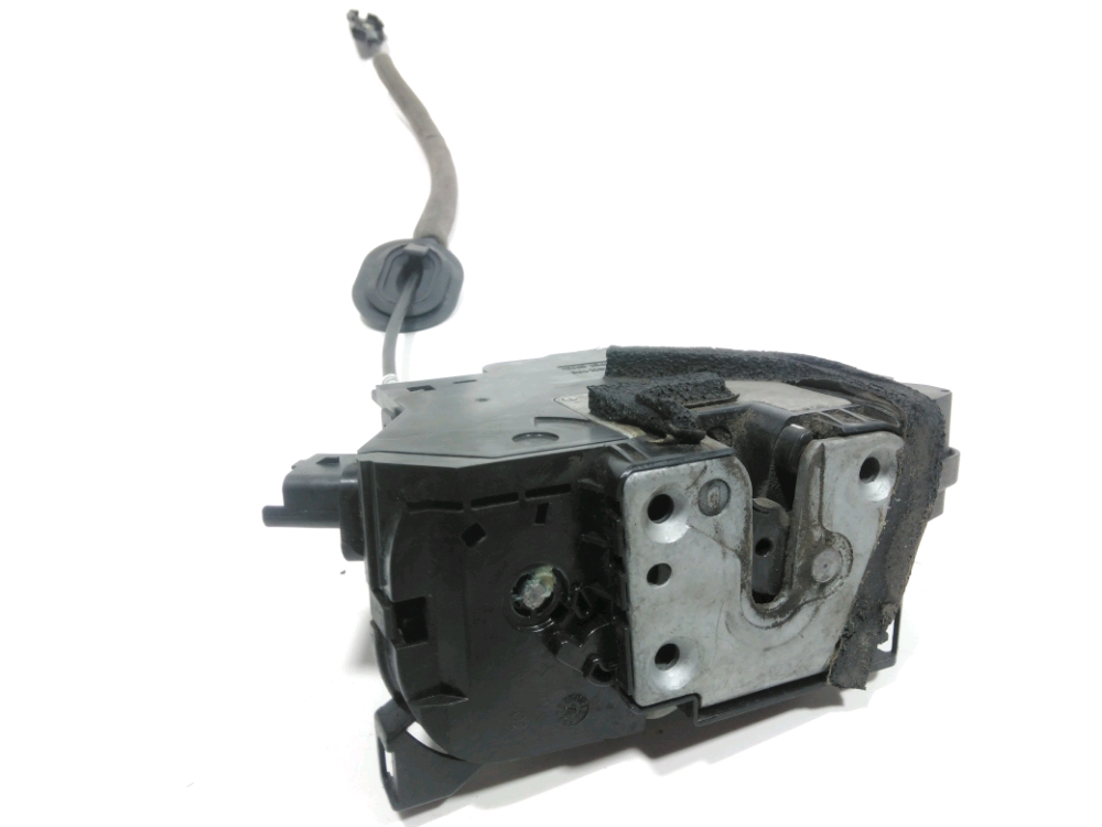 Serrure de porte avant droite