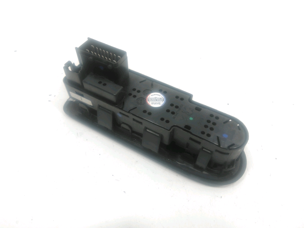 Commande lève-vitre avant gauche