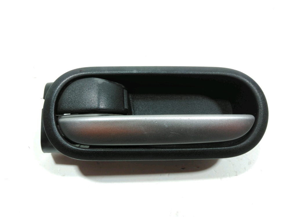 Poignee interieure porte avant gauche