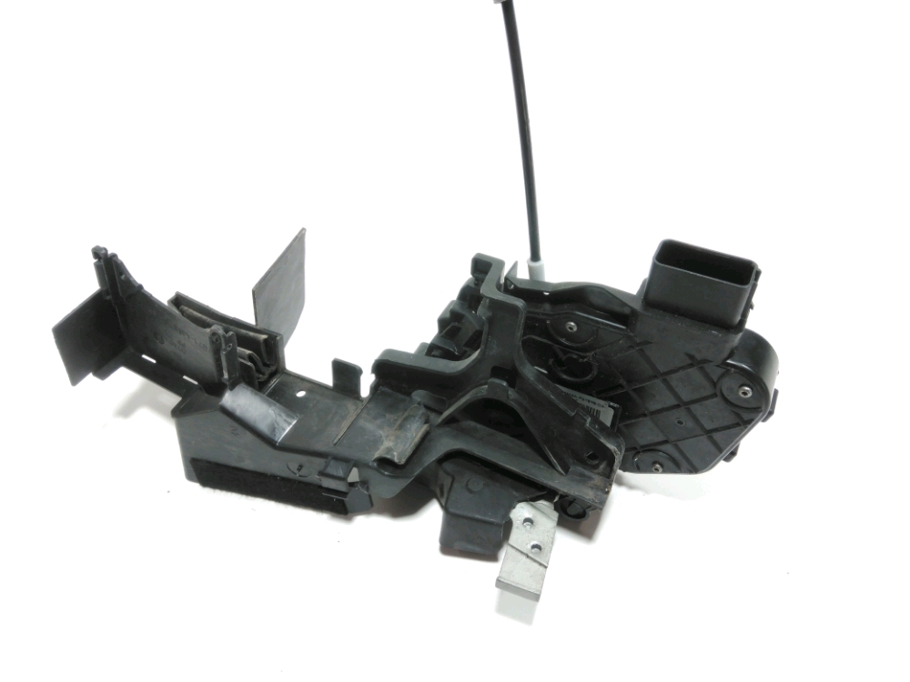 Serrure de porte avant droite