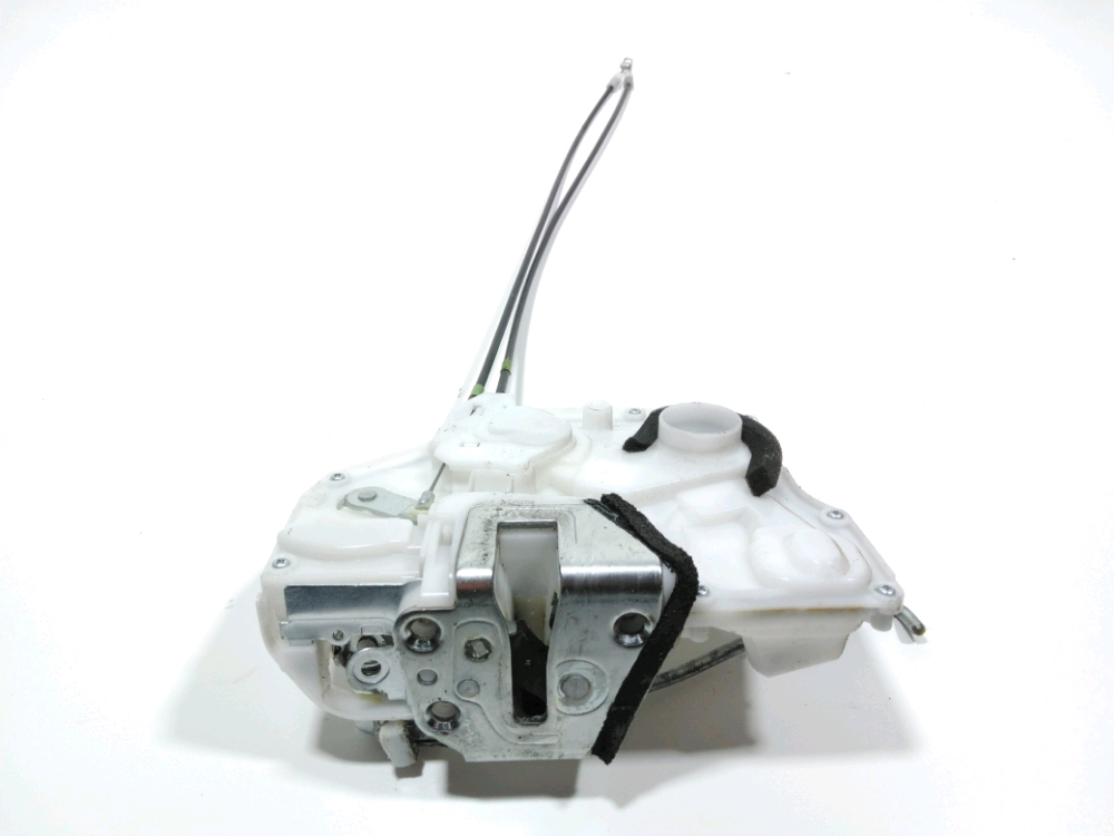 Serrure de porte avant droite