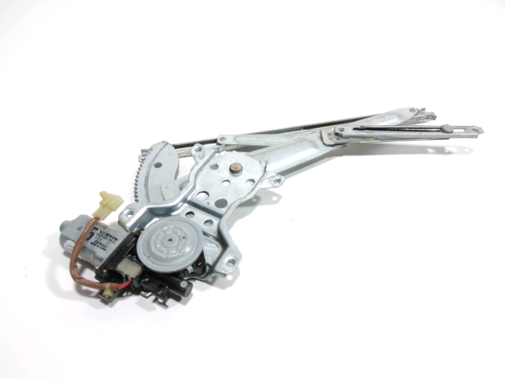 Lève-vitre électrique avant droit