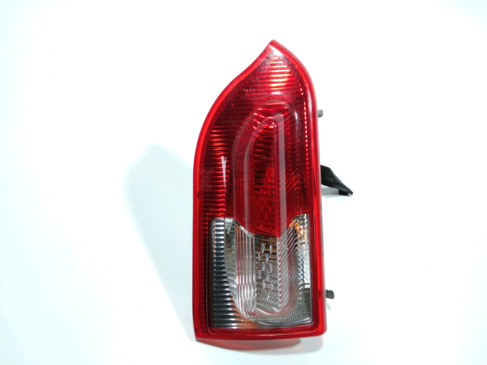 Feu arrière intérieur gauche