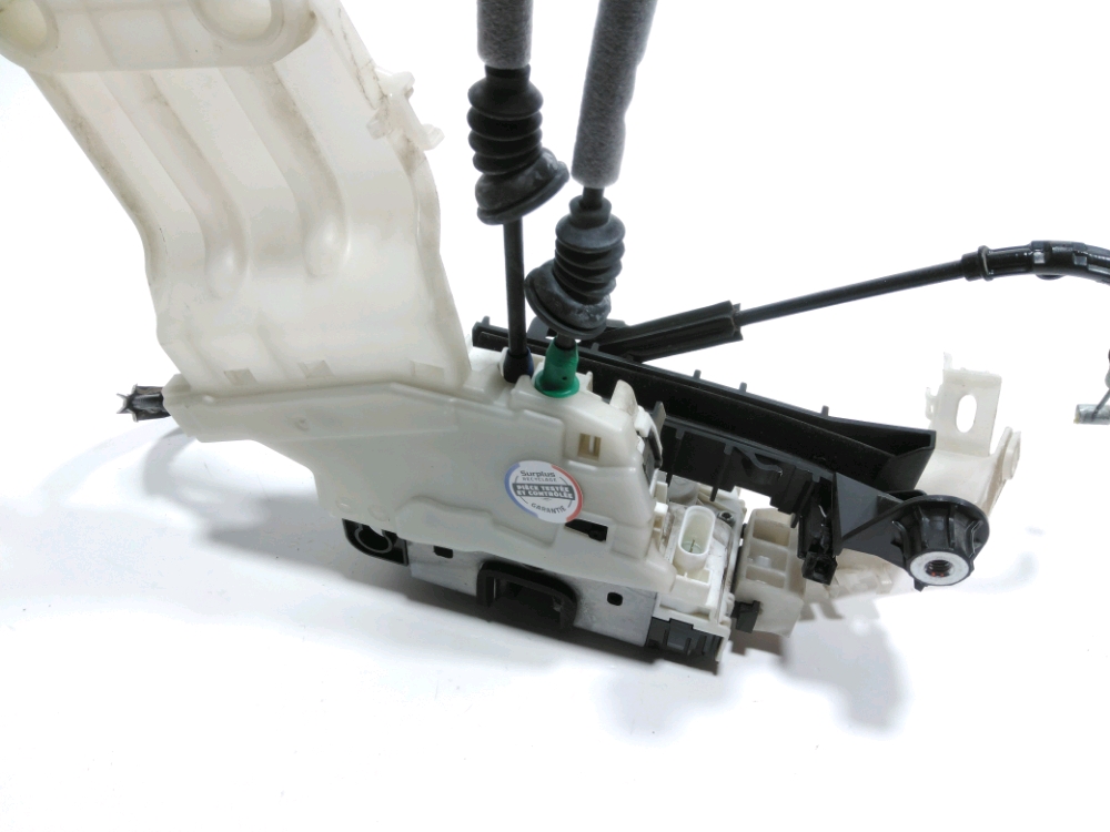 Serrure de porte avant droite