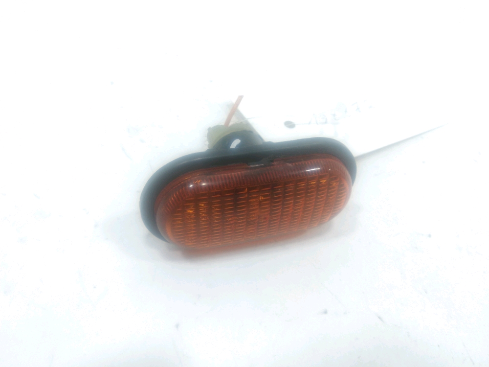 Répétiteur d'aile gauche