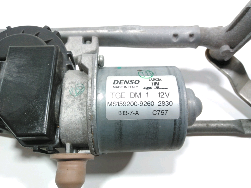 Mécanisme + moteur d'essuie glace avant