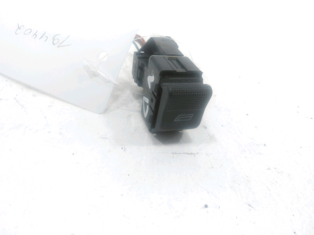 Commande lève-vitre avant droit