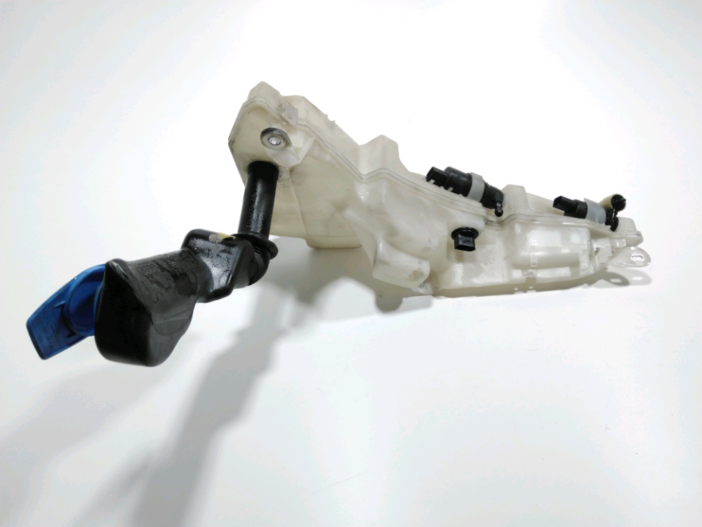 Réservoir de lave glace avant