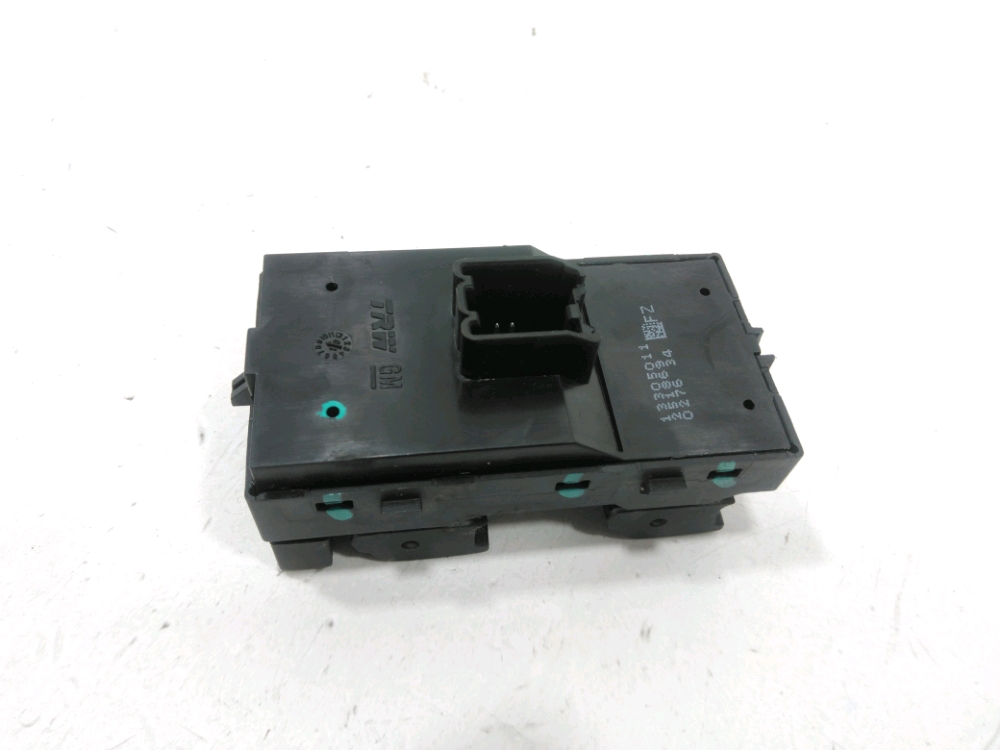 Commande lève-vitre avant gauche