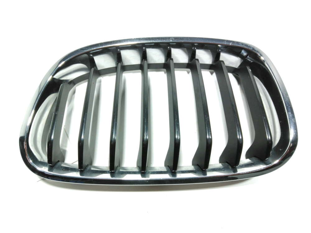 Grille de calandre gauche