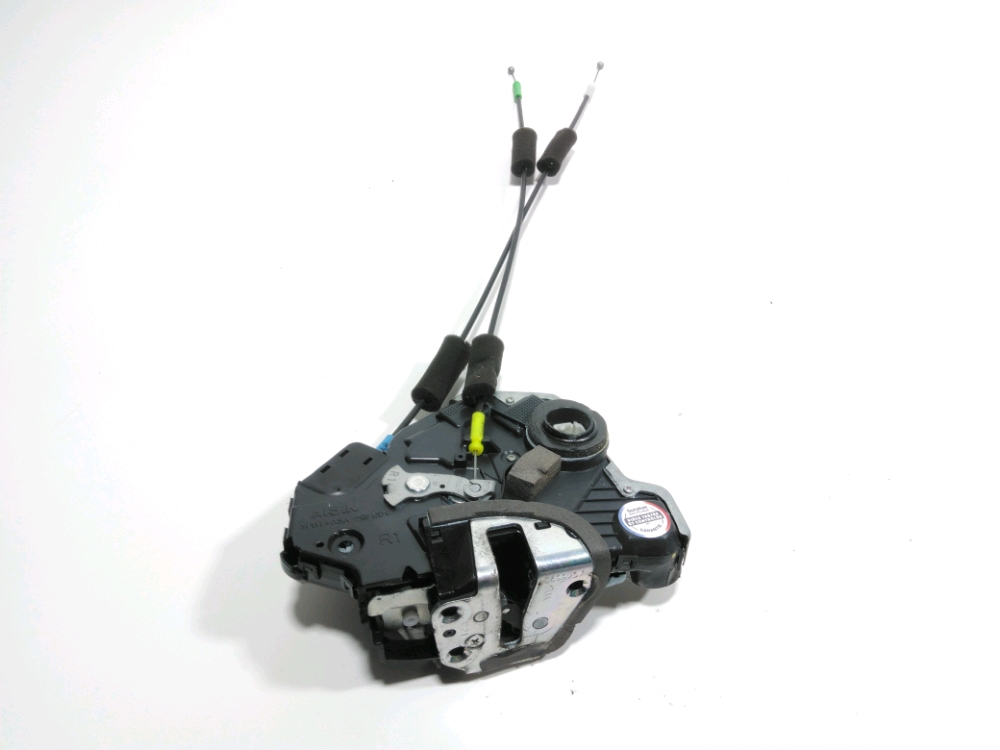 Serrure de porte avant droite