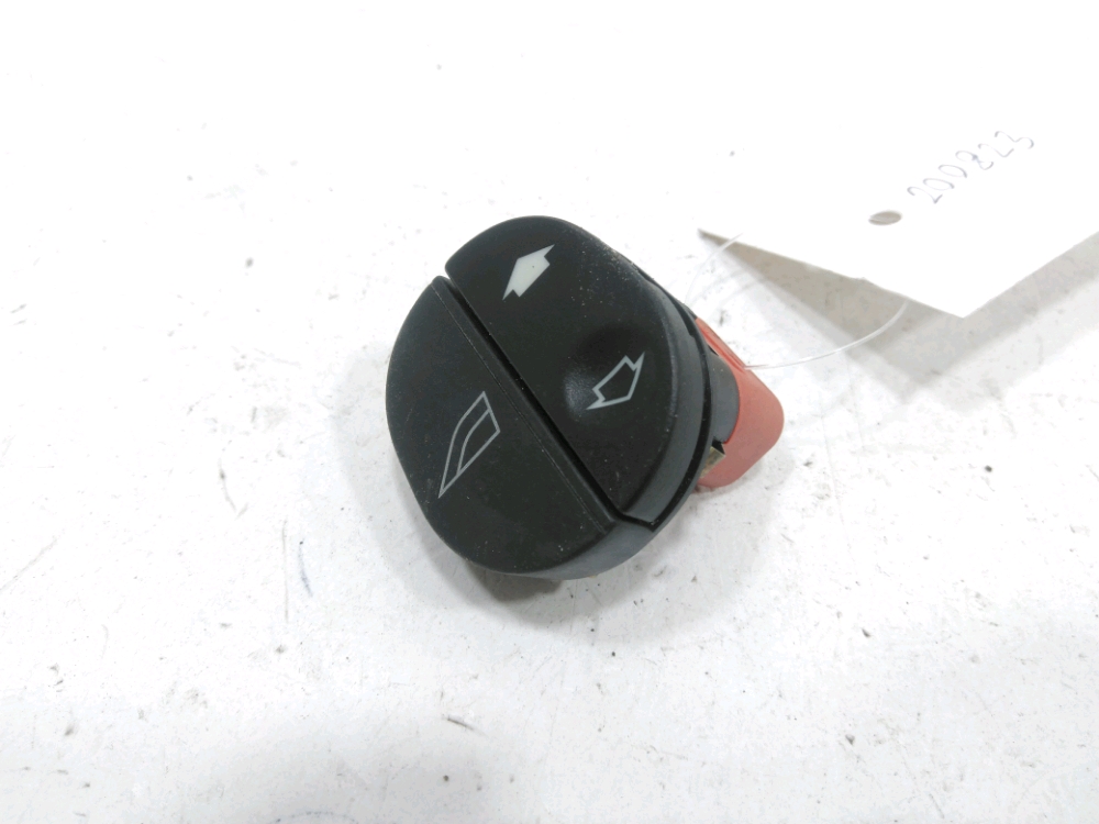 Commande lève-vitre avant droit