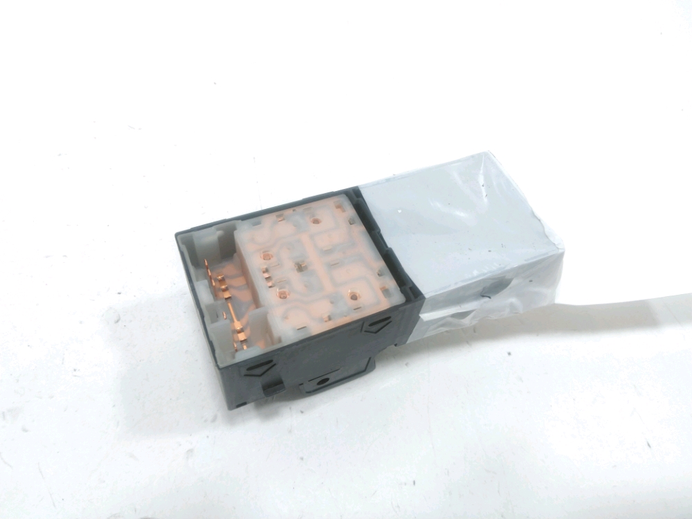 Commande lève-vitre avant gauche