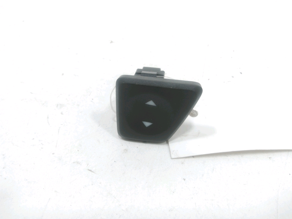 Commande leve-vitre avant droit